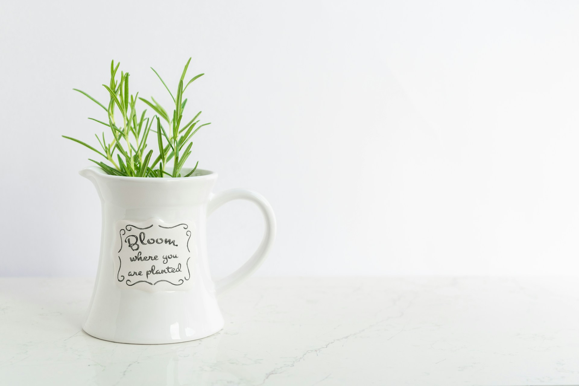 Как влияет цвет кровельного покрытия на микроклимат внутри здания?