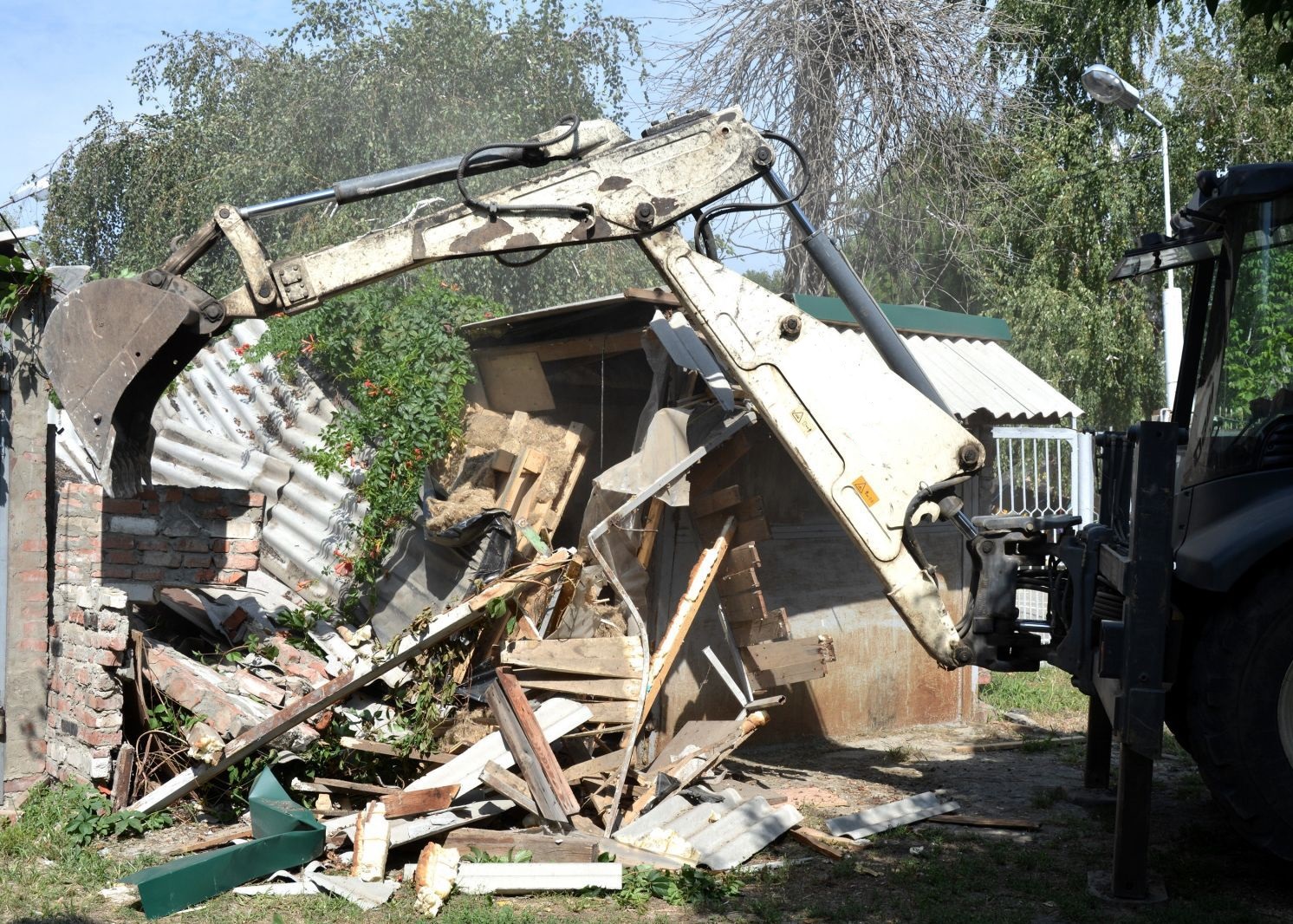 Демонтаж зданий и сооружений