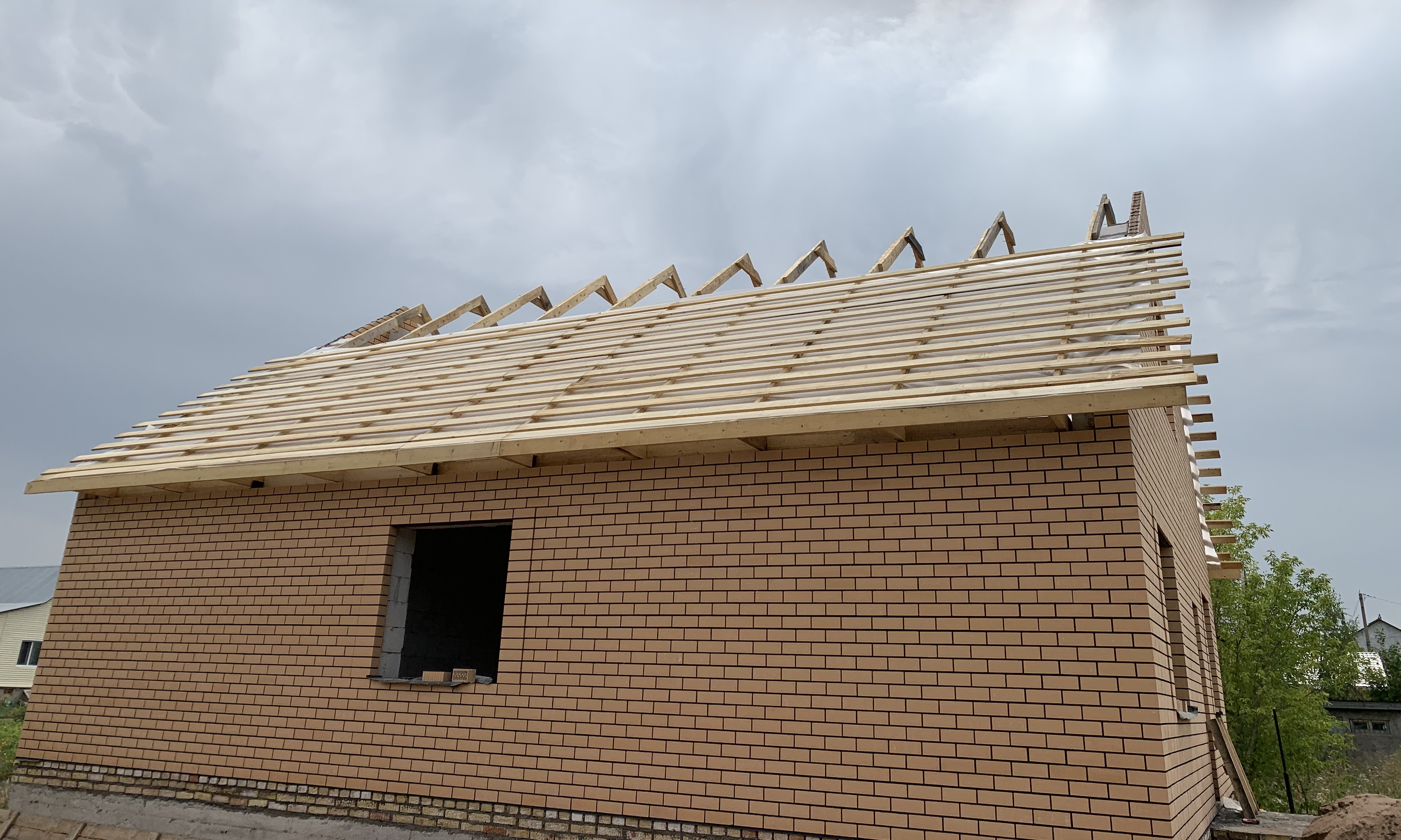 Возведение крыши