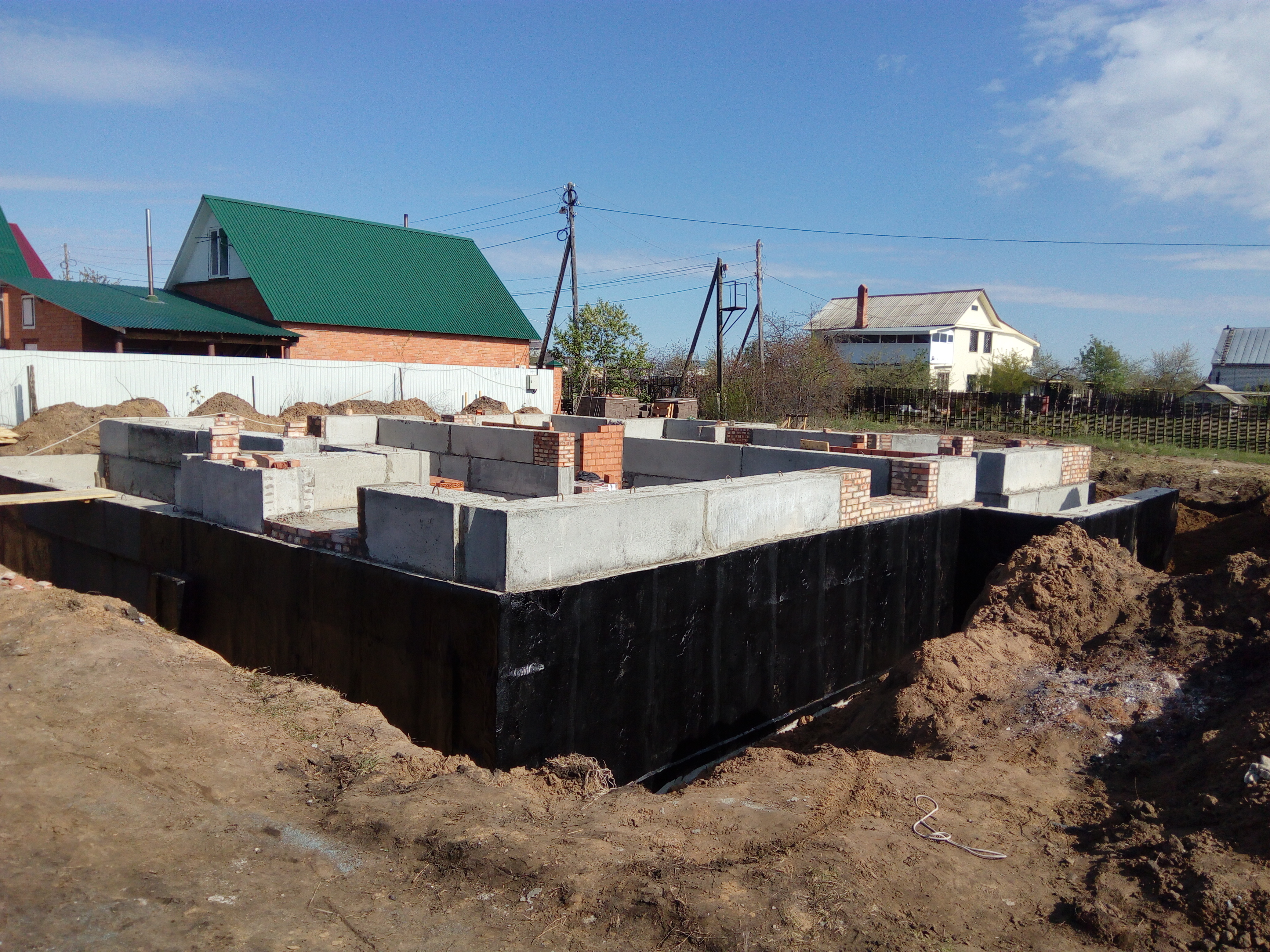 Строительство фундамента 