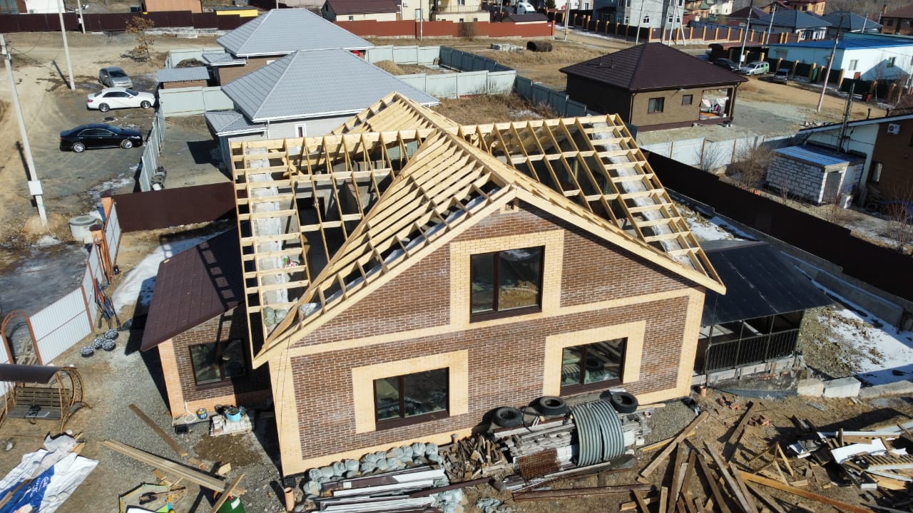 Кровельные работы, деревянные формы перекрытия