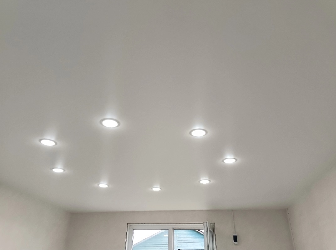 Производство и установка натяжных потолков