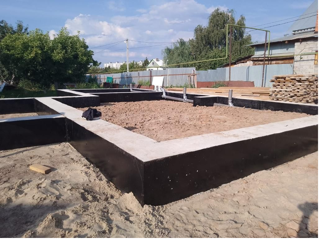 Возведение фундамента