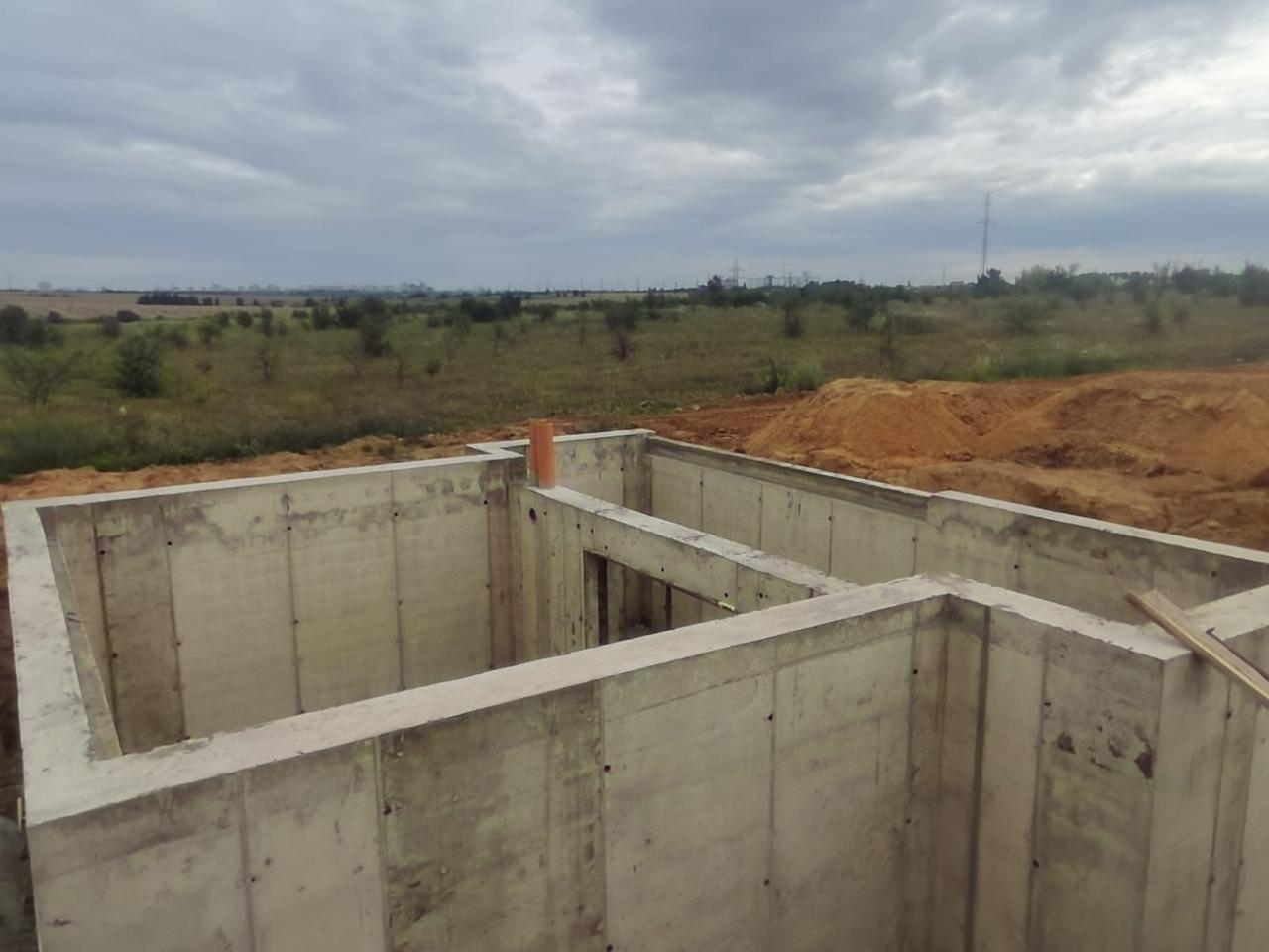 Возведение фундамента