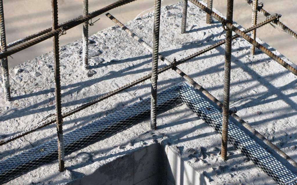 Возведение фундамента