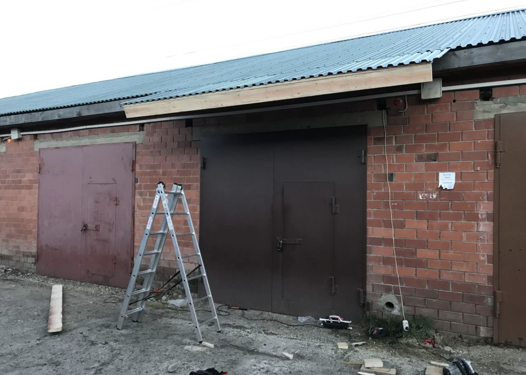 Монтаж кровли зданий