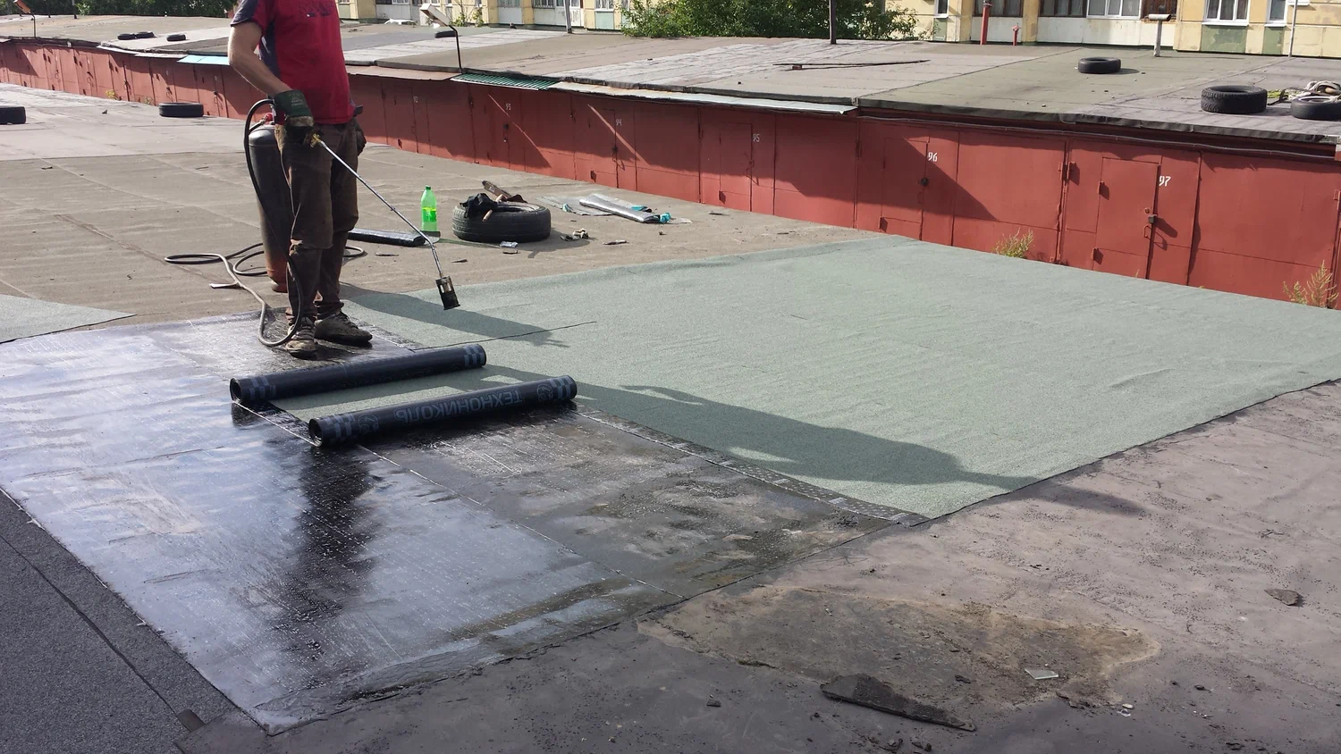 Проведение кровельных работ 