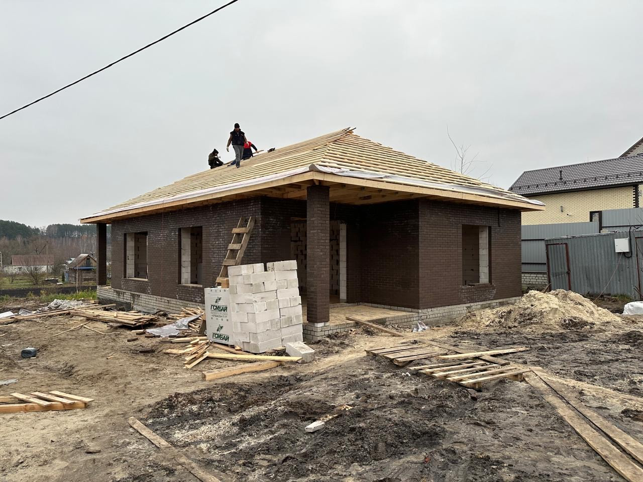 Возведение крыши