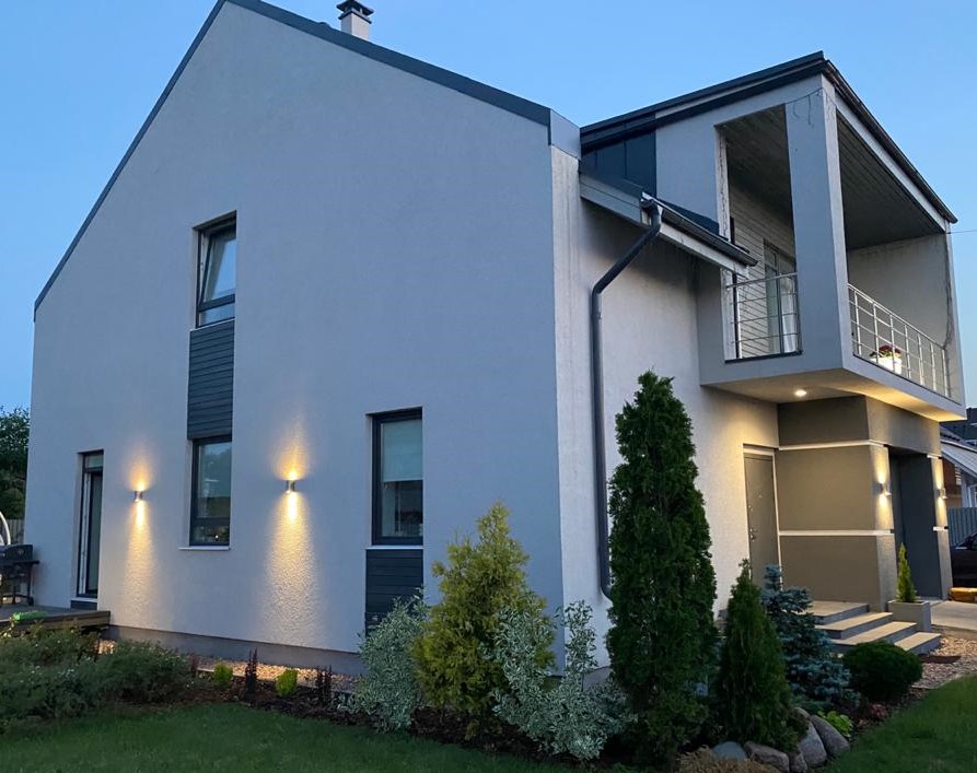 Возведение каменных и деревянных стен.