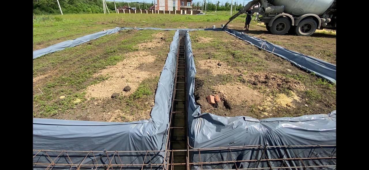 Монтаж монолитного ж/б фундамента