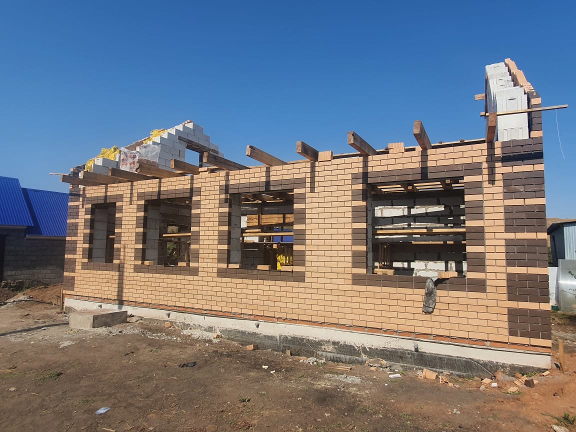 Возведение стен из бруса, блоков ,кирпича, панелей