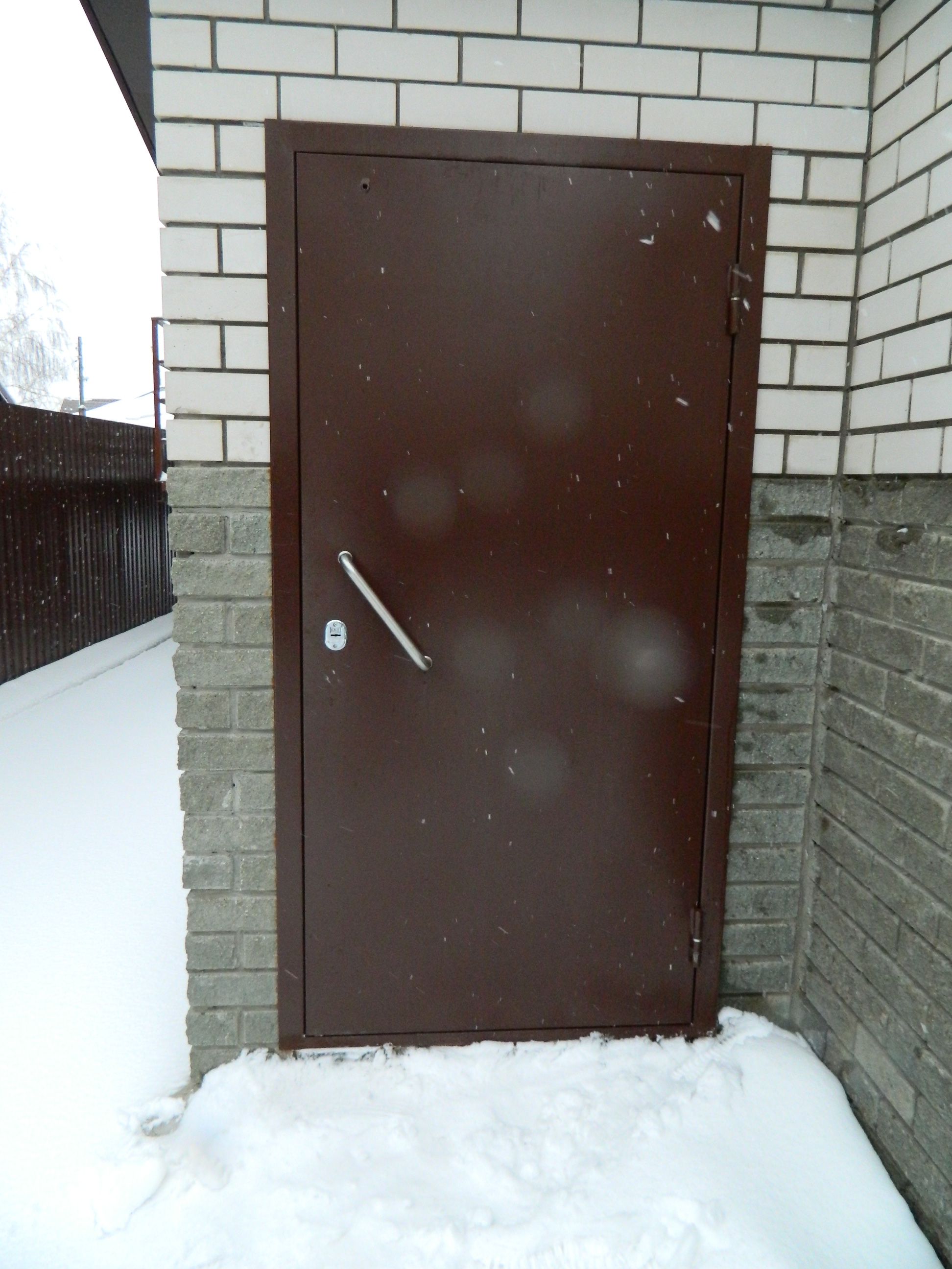 Продажа и установка дверей