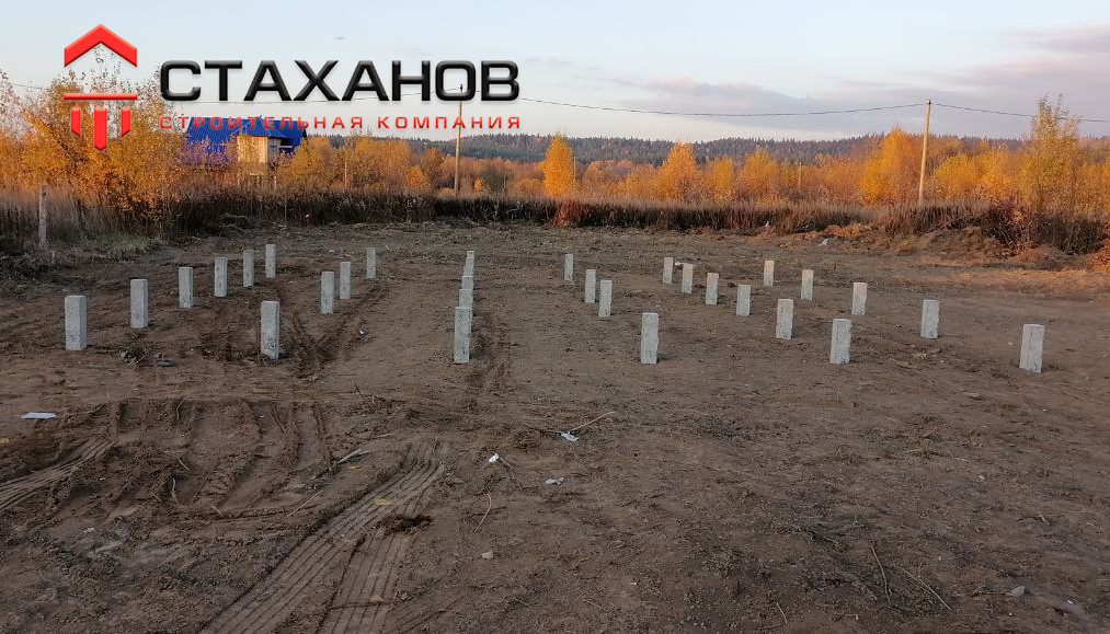 Монтаж фундамента на железобетонных сваях