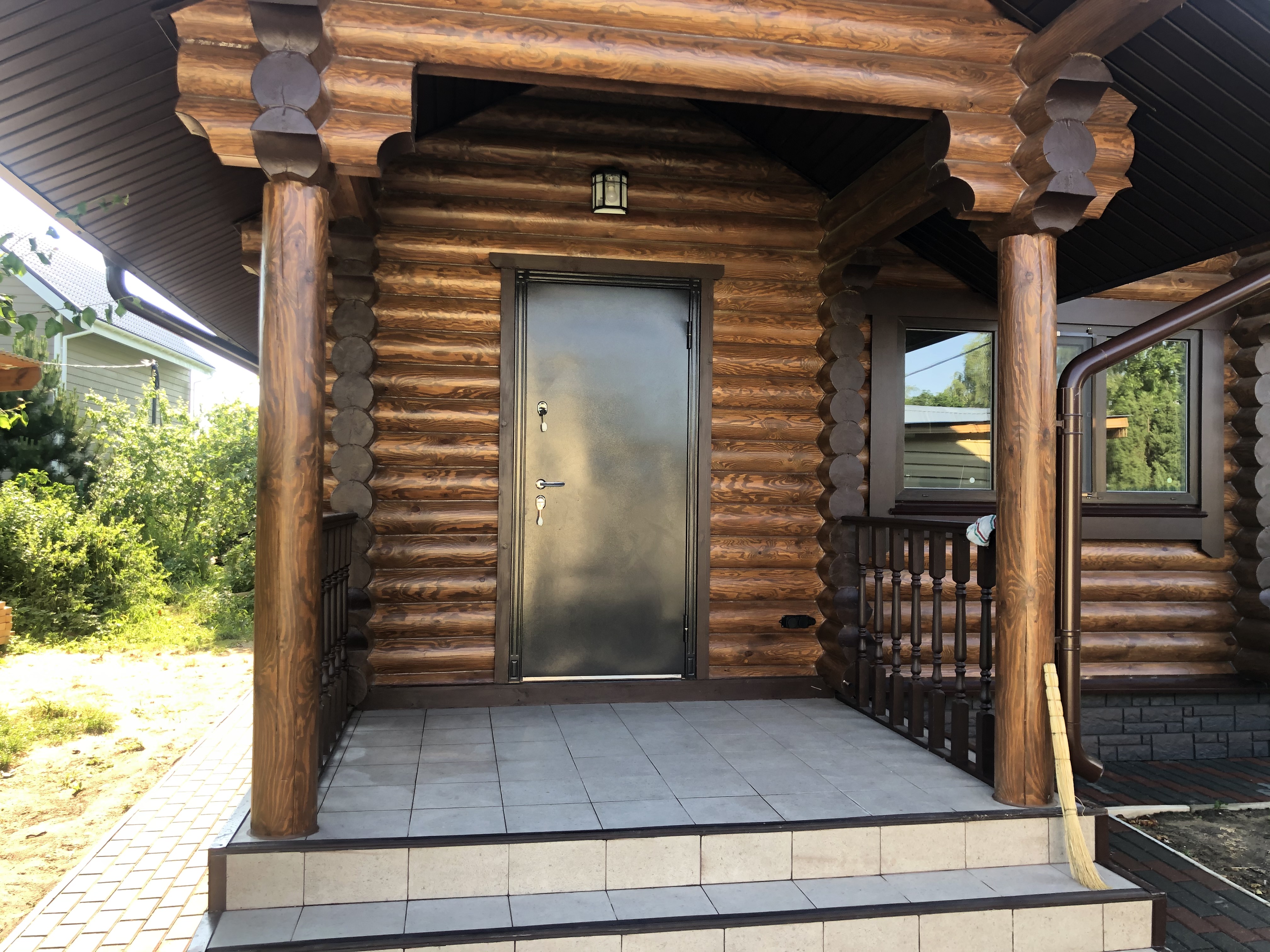 Шлифовка, покраска, герметизация деревянных стен сруба