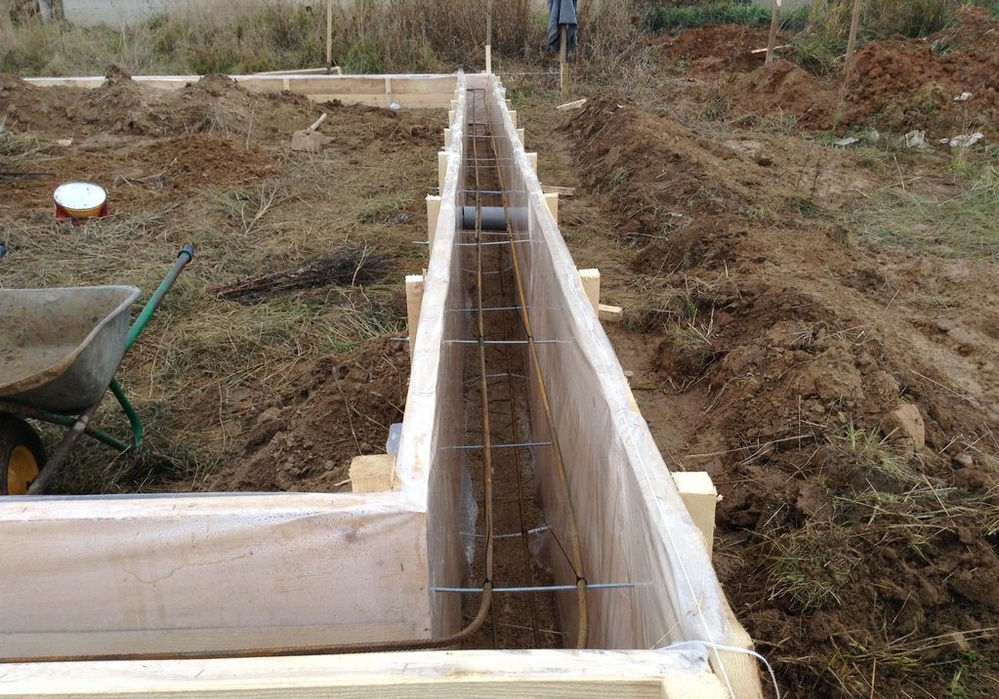 Возведение фундамента