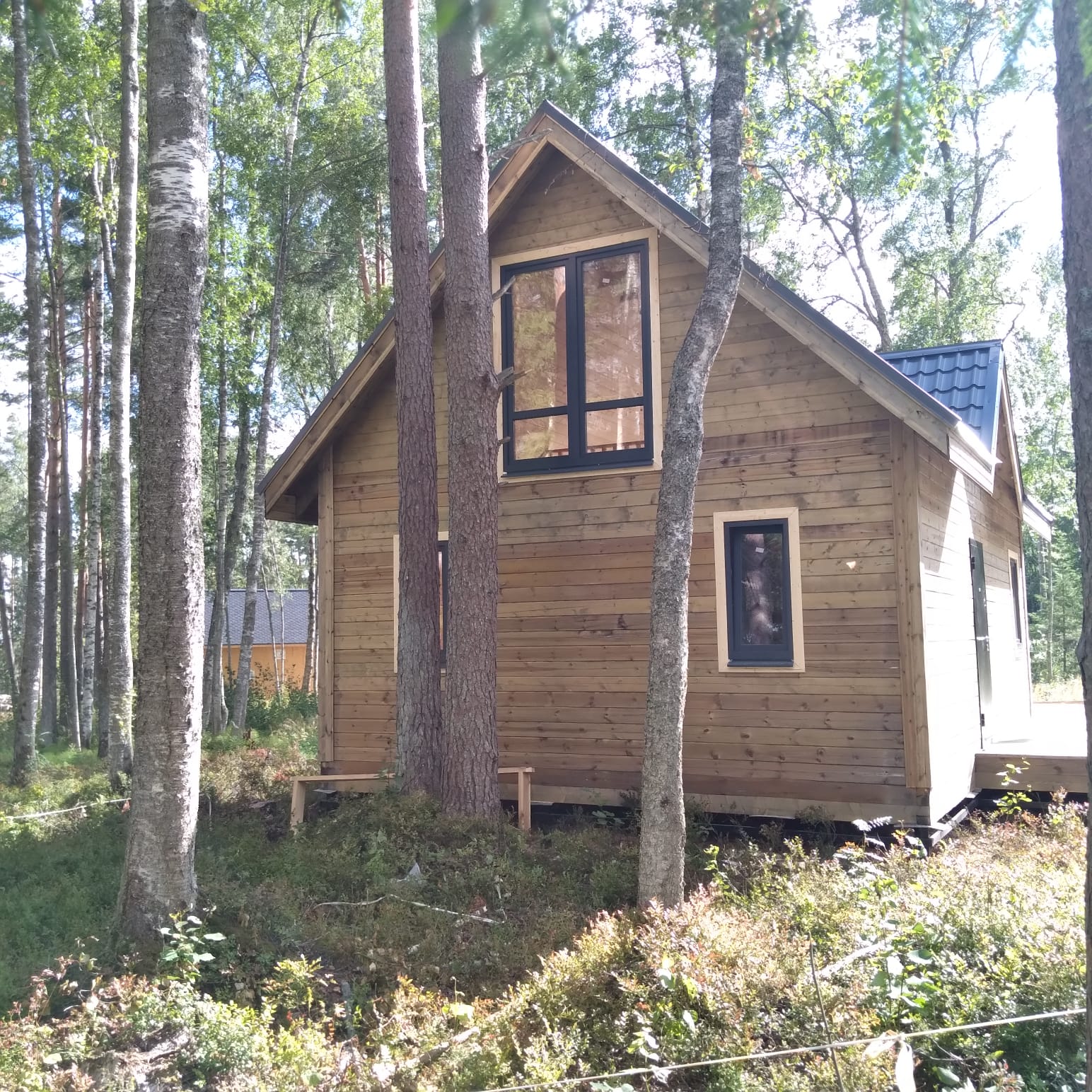 Сборка срубов из профилированного бруса.