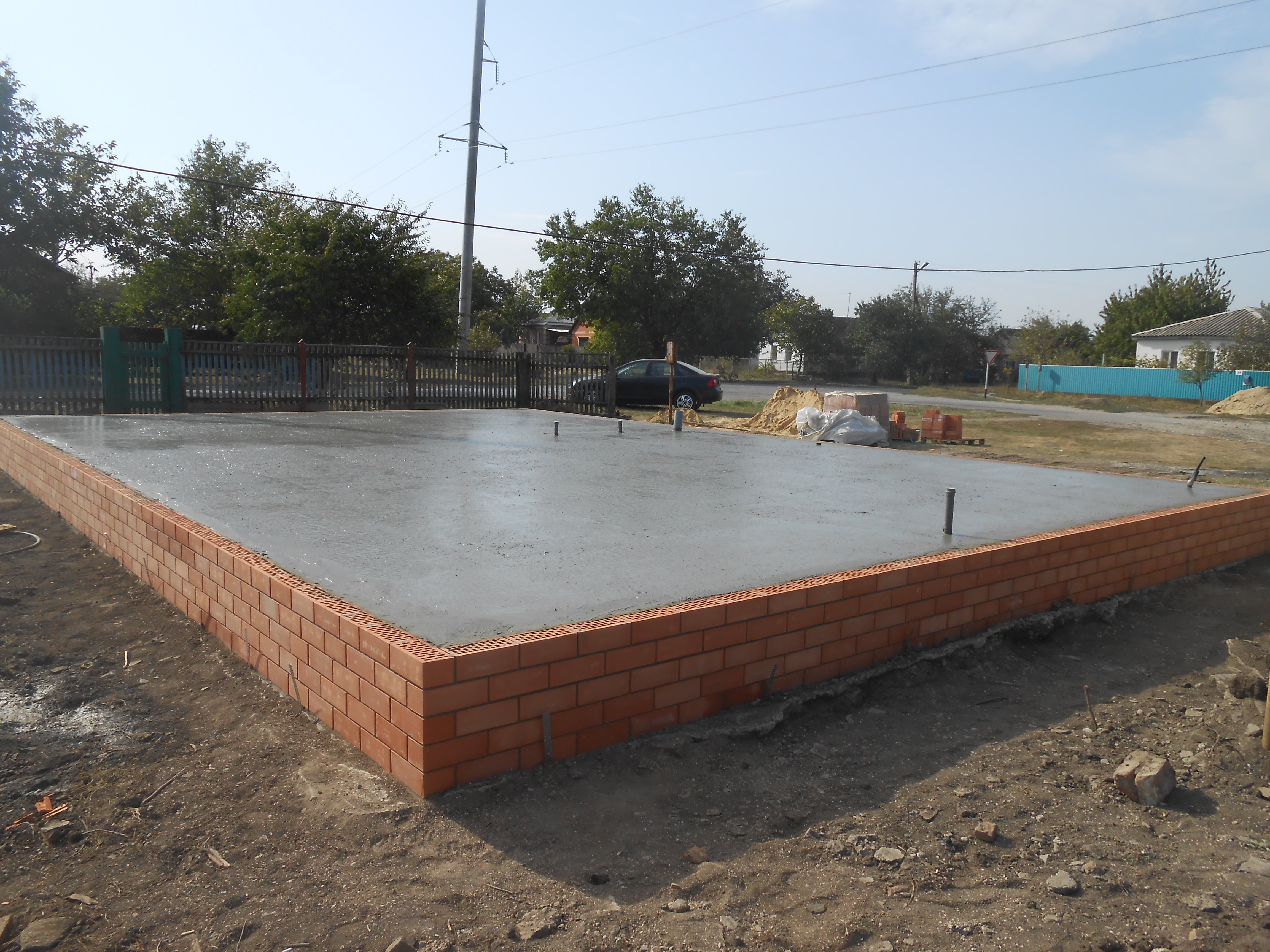 Возведение фундамента