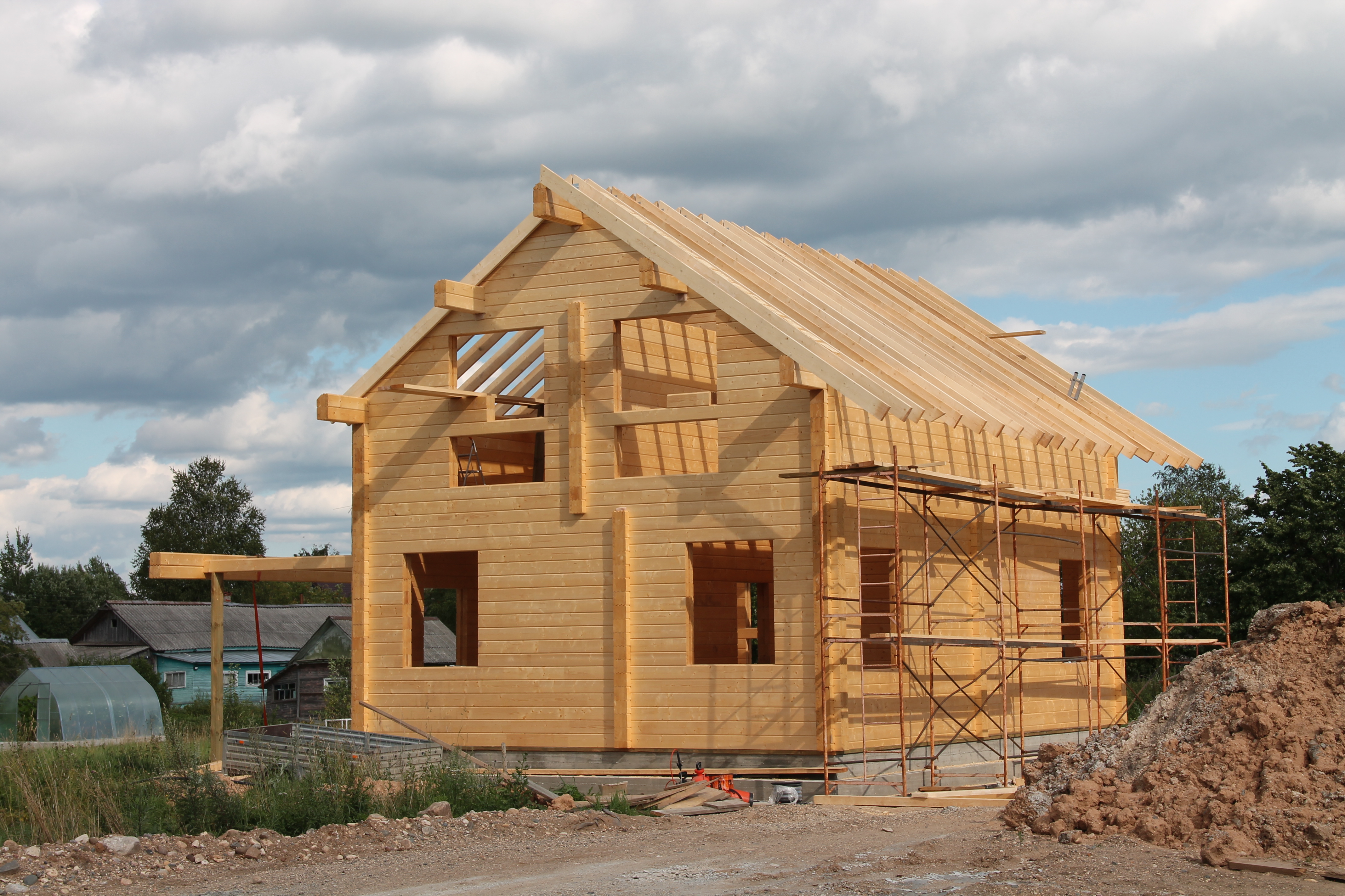 Возведение крыш любой сложности