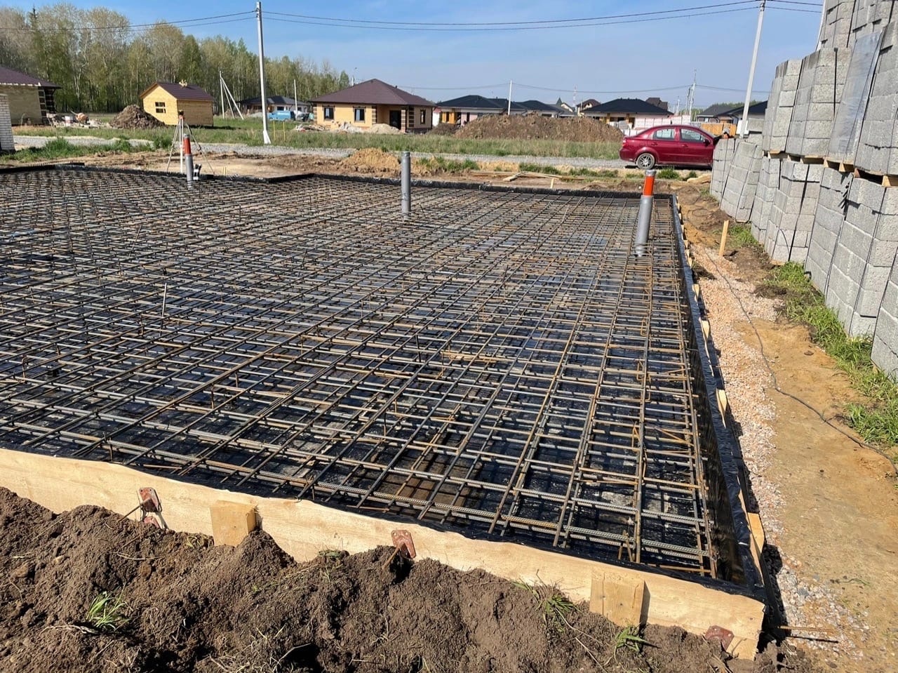 Возведение плитного фундамента