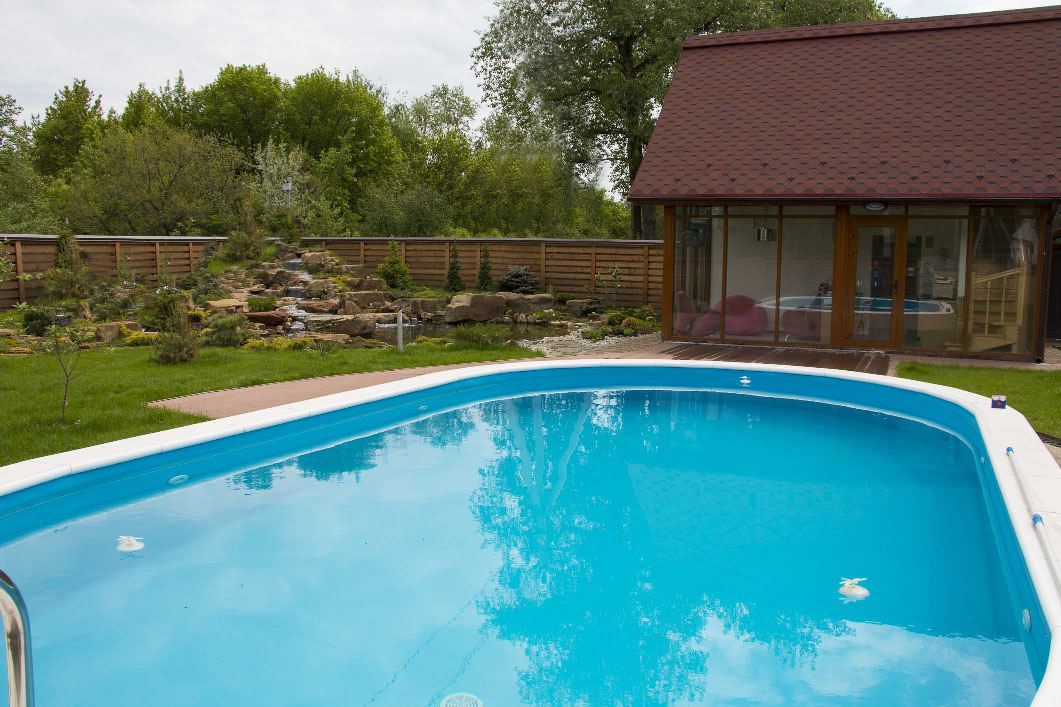 Строительство бетонного бассейна с ПВХ-пленкой