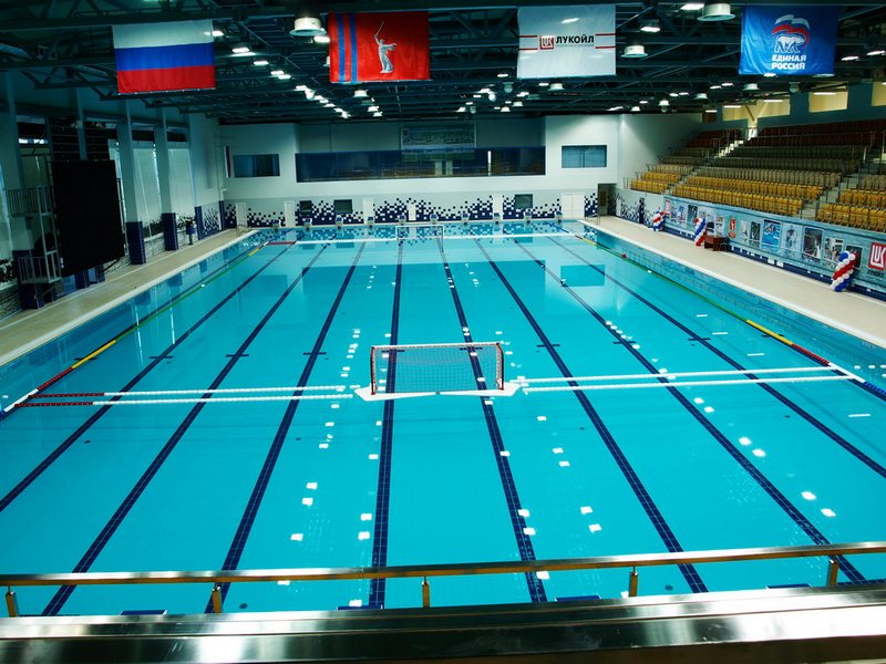 Строительство бетонного бассейна с отделкой плиткой