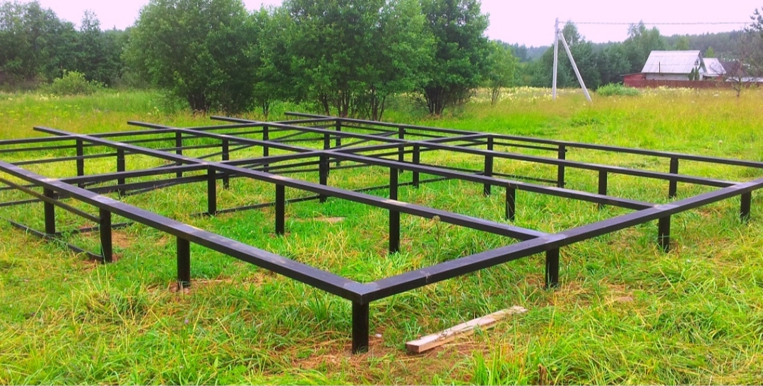 Возведение фундамента