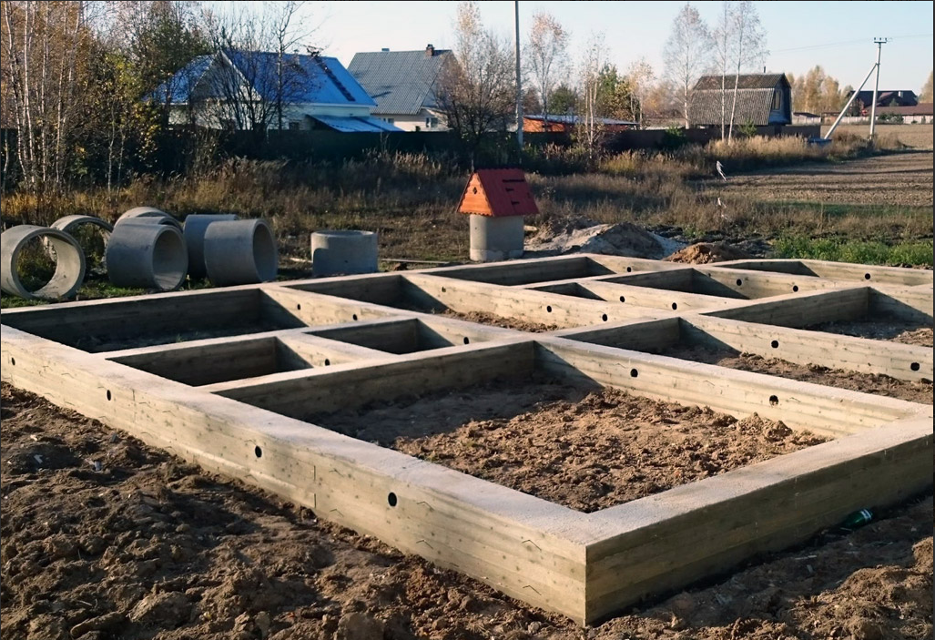 Установка ленточного фундамента