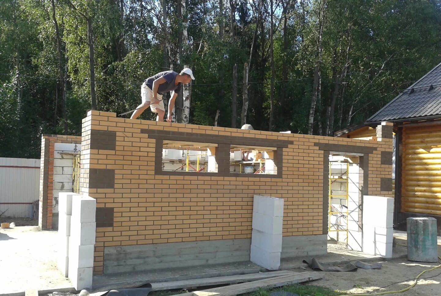 Возведение стен любой сложности